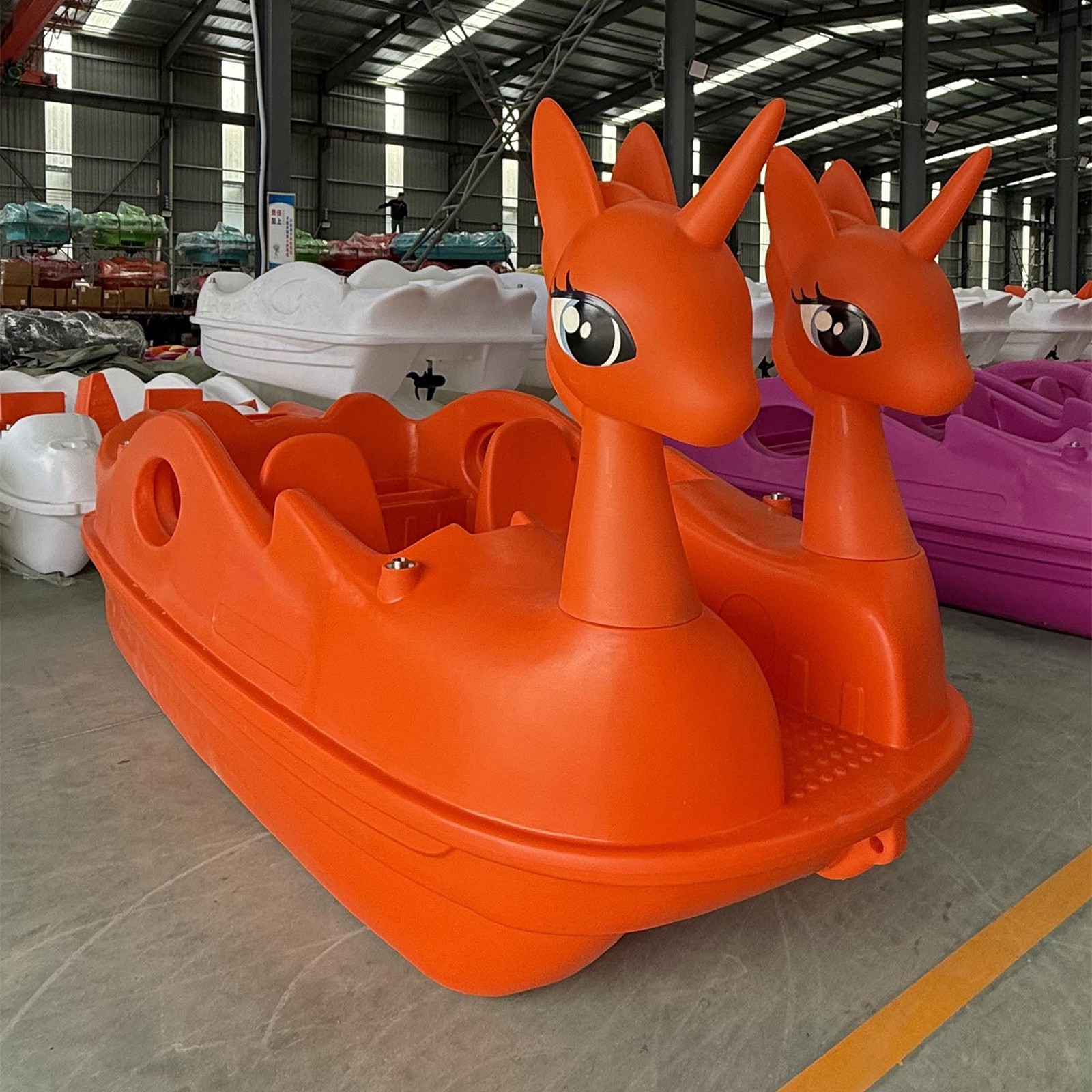 Colorful LLDPE Electric Water Boat Colorful LLDPE Electric Water Boat